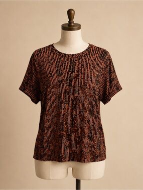 Nine West Short Sleeve Crewneck Top in Rust and Black Dot Print